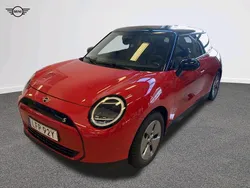 Röd Ny 2024 Mini Cooper SE Halvkombi | 374 900 kr (Marknadspris)