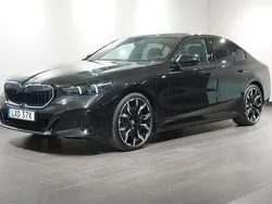 Svart Ny 2025 BMW 550e Efficient Dynamics Sedan | 1 057 000 kr (Marknadspris)