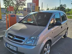 Grå Begagnad 2004 Opel Meriva Minibuss | 12 500 kr (Marknadspris)