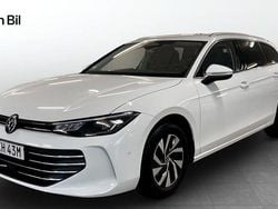 Vit Begagnad 2024 VW Passat Business Kombi | 329 900 kr (Dyr)