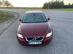 Röd Begagnad 2011 Volvo S40 Momentum Sedan | 74 000 kr (Marknadspris)
