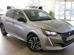 Grå Begagnad 2023 Peugeot 208 Allure Halvkombi | 189 900 kr (Marknadspris)
