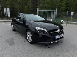Svart Begagnad 2016 Mercedes A200 Halvkombi | 169 900 kr (Marknadspris)