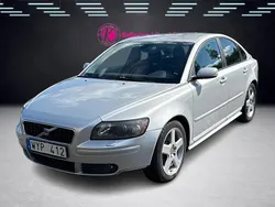 Ljusgrå Begagnad 2005 Volvo S40 Kinetic Sedan | 36 900 kr (Marknadspris)