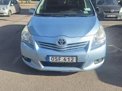 Blå Begagnad 2010 Toyota Verso Minibuss | 42 000 kr