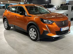 Orange Begagnad 2021 Peugeot e-2008 Active SUV | 199 900 kr (Marknadspris)