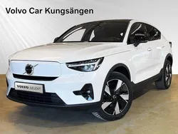Vit Begagnad 2023 Volvo EC40 Plus SUV | 419 900 kr (Marknadspris)