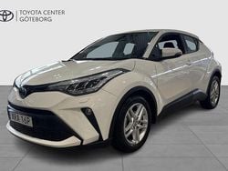 Vit Begagnad 2022 Toyota C-HR Active SUV | 279 900 kr (Marknadspris)
