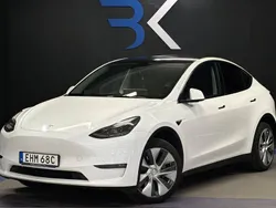 Vit Begagnad 2022 Tesla Model Y Long Range SUV | 359 900 kr (Marknadspris)