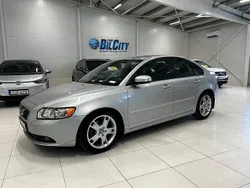 Ljusgrå Begagnad 2007 Volvo S40 Momentum Sedan | 59 898 kr (Dyr)