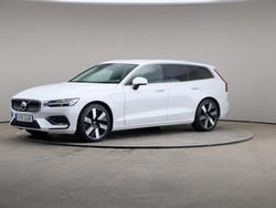 Vit Begagnad 2022 Volvo V60 Core Kombi | 339 000 kr (Bra pris)