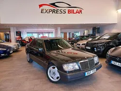 Mörkgrå Begagnad 1993 Mercedes E420 Sedan | 199 000 kr
