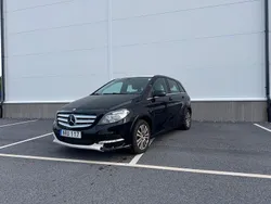 Svart Begagnad 2015 Mercedes 200 Style Halvkombi | 20 000 kr