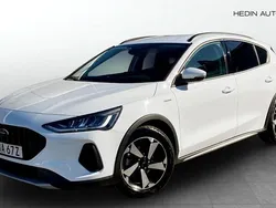 Vit (white) Begagnad 2024 Ford Focus Active Halvkombi | 202 900 kr (Superpris)