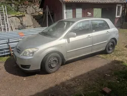 Silver Begagnad 2005 Toyota Corolla Halvkombi | 25 000 kr (Bra pris)
