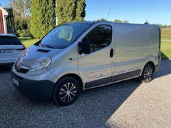 Grå Begagnad 2011 Opel Vivaro Van | 79 000 kr (Marknadspris)