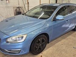 Blå Begagnad 2016 Volvo V60 Momentum Kombi | 99 900 kr (Superpris)