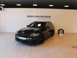 Svart Begagnad 2020 BMW 530 M Sport Kombi | 369 900 kr (Marknadspris)