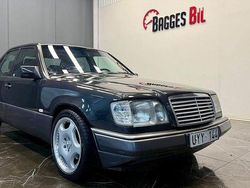 Svart Begagnad 1993 Mercedes E400 Sedan | 289 000 kr