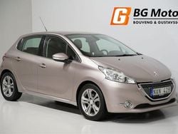 Ljusgrå Begagnad 2012 Peugeot 208 Halvkombi | 69 700 kr (Marknadspris)