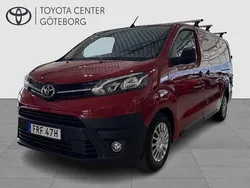 Röd Begagnad 2021 Toyota Proace Comfort Van | 249 900 kr (Marknadspris)