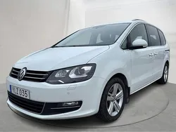 Vit Begagnad 2017 VW Sharan GT Minibuss | 139 000 kr (Marknadspris)