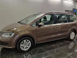 Brun Begagnad 2012 VW Sharan Minibuss | 130 000 kr (Marknadspris)