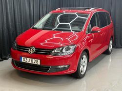 Röd Begagnad 2016 VW Sharan Minibuss | 154 900 kr (Marknadspris)