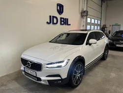Vit Begagnad 2017 Volvo V90 CC Inscription Kombi | 319 800 kr (Marknadspris)