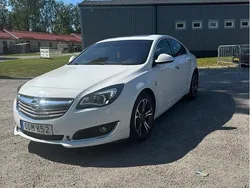 Vit Begagnad 2016 Opel Insignia Business Halvkombi | 139 000 kr (Lite dyr)