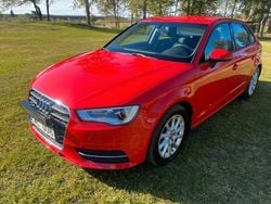 Röd Begagnad 2013 Audi A3 Sportback Attraction Halvkombi | 64 500 kr (Marknadspris)