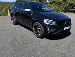 Svart Begagnad 2017 Volvo XC60 R-Design SUV | 209 000 kr (Marknadspris)
