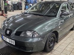 Grön Begagnad 2004 Seat Ibiza Halvkombi | 25 000 kr (Marknadspris)