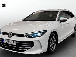 Vit Begagnad 2024 VW Passat Business Kombi | 345 900 kr (Dyr)