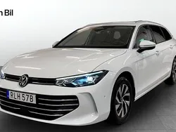 Vit Begagnad 2024 VW Passat Business Kombi | 345 900 kr (Dyr)