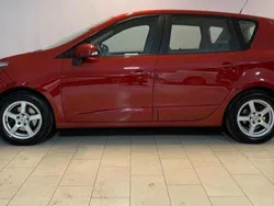 Röd Begagnad 2013 Renault Scénic III Minibuss | 69 000 kr (Bra pris)
