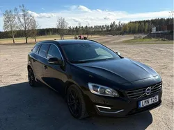 Svart Begagnad 2014 Volvo V60 Kombi | 113 000 kr (Marknadspris)