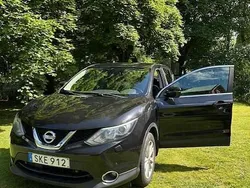 Svart Begagnad 2015 Nissan Qashqai SUV | 69 900 kr (Superpris)