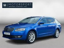 Blå (blå metallic) Begagnad 2015 Skoda Octavia Kombi | 144 900 kr (Marknadspris)