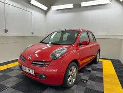 Röd Begagnad 2003 Nissan Micra Halvkombi | 27 900 kr (Lite dyr)