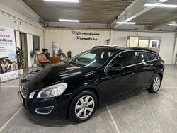 Svart Begagnad 2011 Volvo V60 Momentum Kombi | 84 900 kr (Marknadspris)