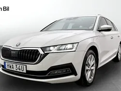 Vit (candy white) Begagnad 2023 Skoda Octavia Style Kombi | 329 900 kr (Marknadspris)