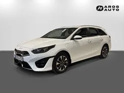 Vit (casa white) Begagnad 2022 Kia Ceed Sportswagon 3 Kombi | 229 900 kr (Marknadspris)