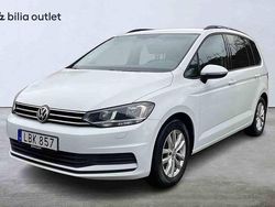 Vit Begagnad 2016 VW Touran Minibuss | 149 900 kr