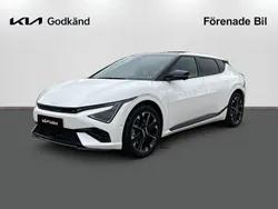 Vit (snow white pearl metallic) Begagnad 2024 Kia EV6 2 SUV | 649 900 kr