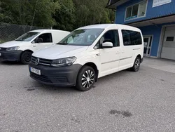 Vit Begagnad 2017 VW Caddy Maxi Life Life Minibuss | 139 900 kr