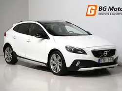 Vit Begagnad 2013 Volvo V40 CC Momentum Kombi | 129 700 kr (Marknadspris)