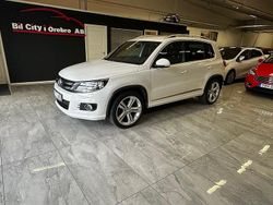 Vit Begagnad 2013 VW Tiguan Sportline SUV | 99 900 kr (Marknadspris)