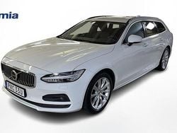 Vit Begagnad 2022 Volvo V90 Momentum Kombi | 279 000 kr (Bra pris)