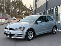 Silver Begagnad 2016 VW Golf VII Halvkombi | 109 400 kr (Marknadspris)